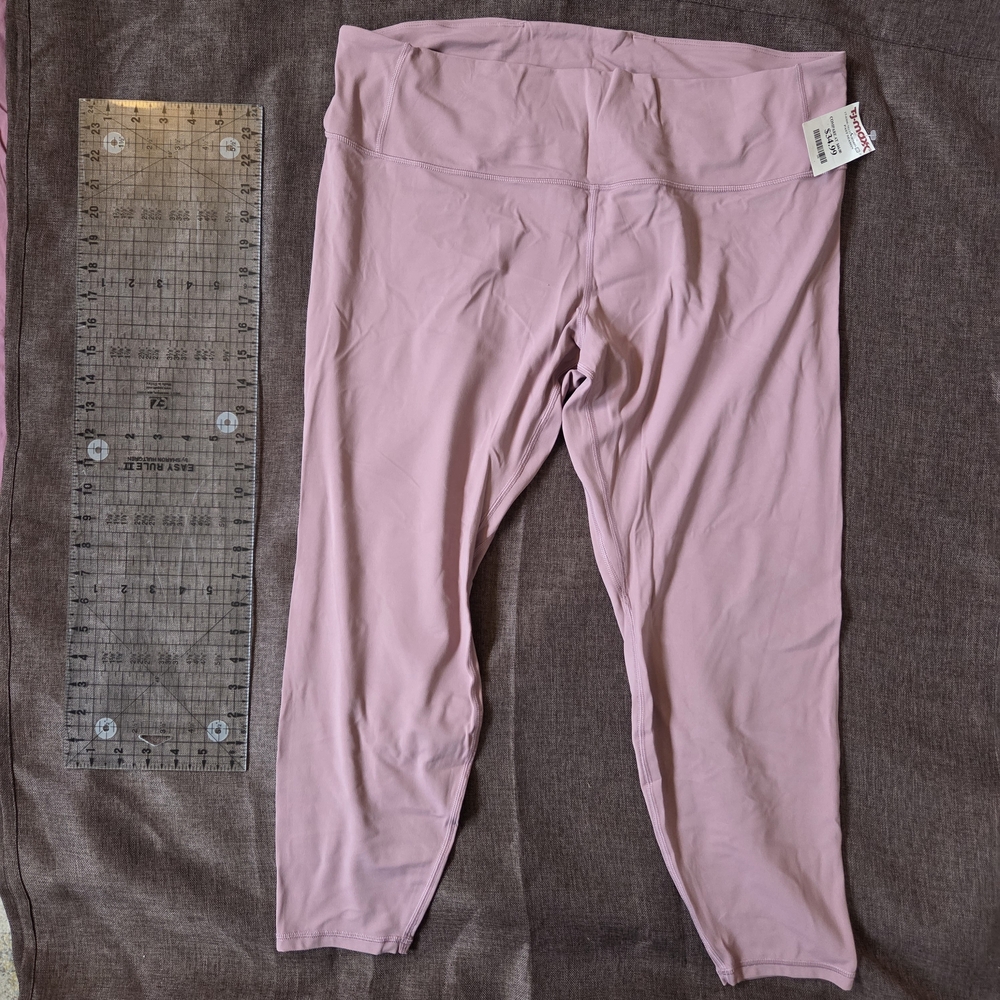 NWT Patagonia Women's Tights in Mauve - Picture 3 of 8
